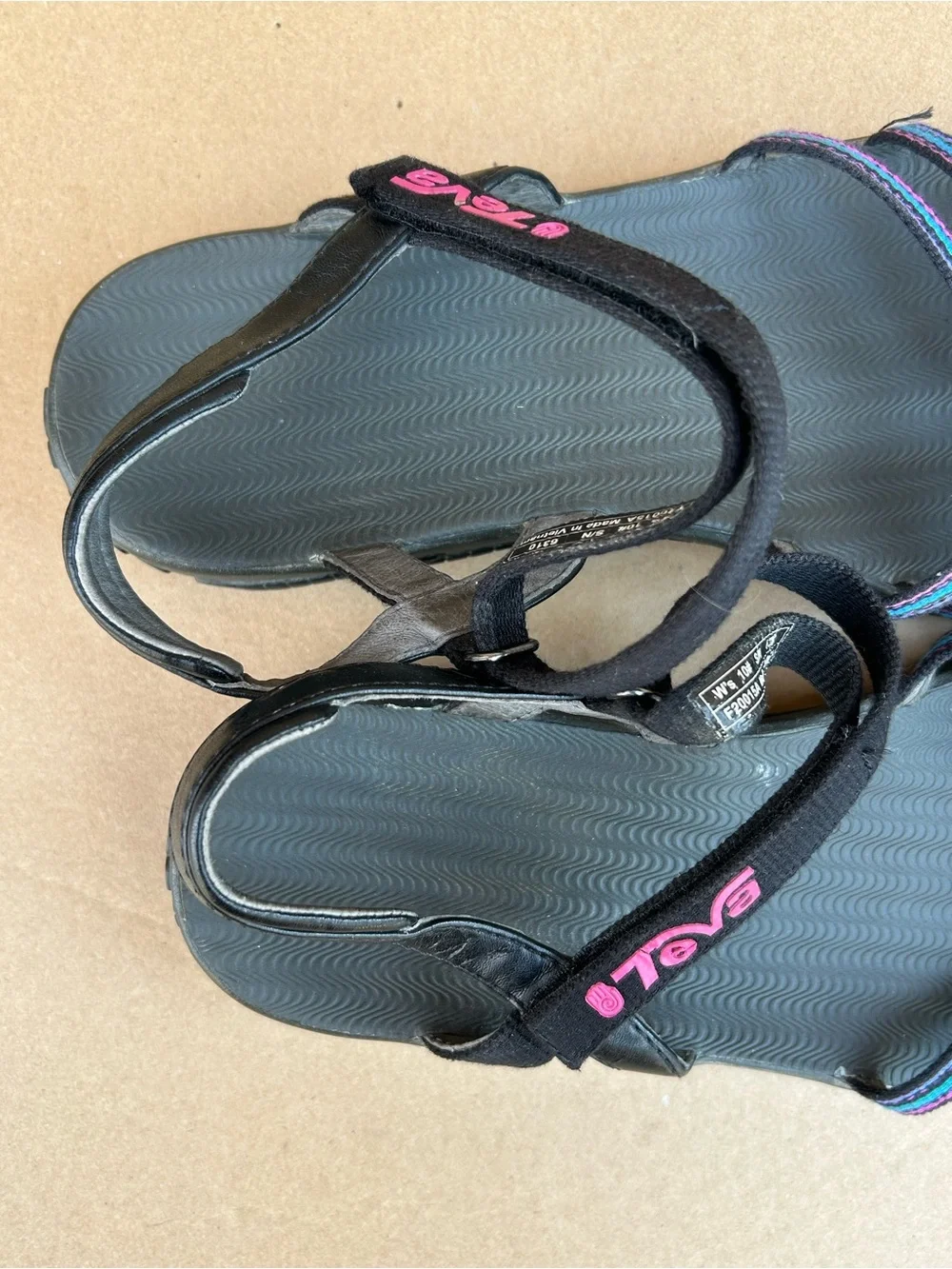 Teva Kayenta Strappy Sandals Women’s sz 10 Adjustable Hiking Sport Black Purple